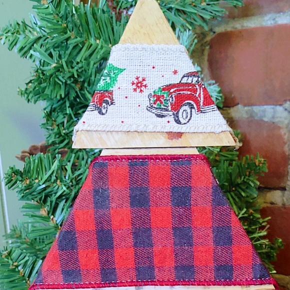 Hand Crafted Repurposed Wood Rustic Wooden Christmas Tree, Farmhouse Decor 16" - Picture 4 of 9